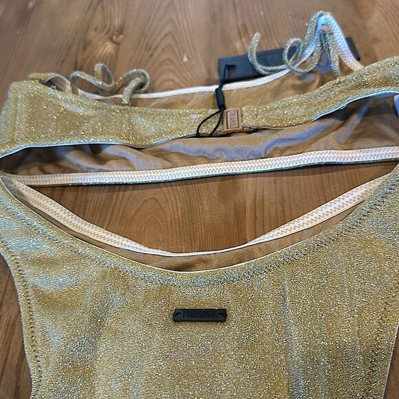 TRIANGL MICA CHEEKY GOLD SET NO BAG NEW WITH TAGS - Picture 7 of 8